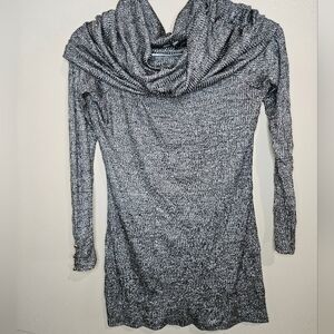 White House Black Market Off Shoulder Metallic Gray Ribbed Blouse Size S